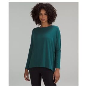 Lululemon back in action long sleeve top